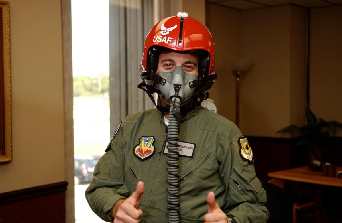 Getting ready to fly with the USAF Thunderbirds in Chicago (2006)